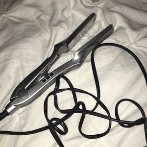 ION titanium platinum hair straightener